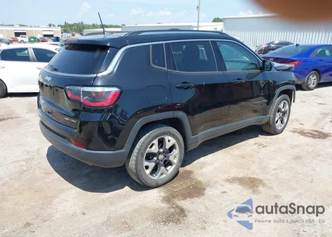 2018 Jeep Compass Limited 4X4 z USA, uszkodzony, nr VIN 3C4NJDCB3JT332705
